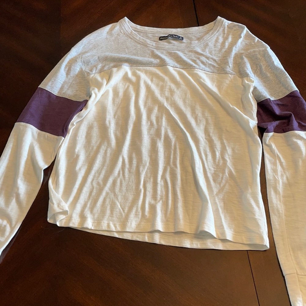 Women’s A&F long sleeve tee